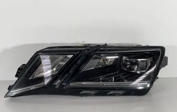 Skoda Octavia Mk3 (5E) Headlight/headlamp 030110423100 5E1941015D LE15A6369