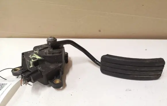 Renault Megane II Accelerator throttle pedal 8200153270