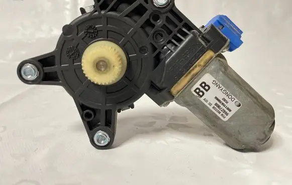 Chevrolet Captiva Front door window regulator motor 96627080 7C02 A00115670066