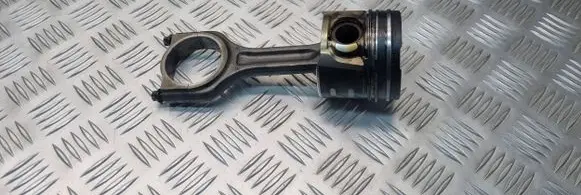 Ford Focus Piston with connecting rod