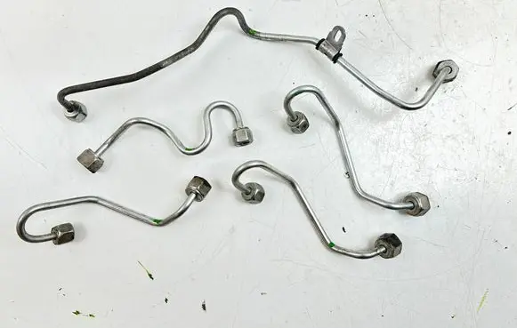 Nissan Primastar Fuel injector supply line/pipe 