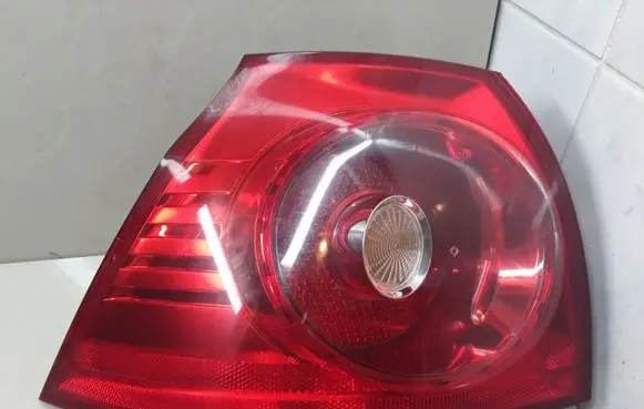 Volkswagen Golf V Rear/tail lights 1K6945095E