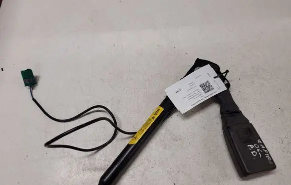 Opel Zafira B Front seatbelt buckle 330803354 13217491 606672100