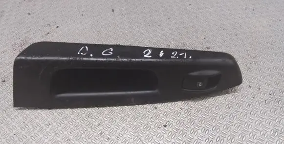 Hyundai Getz Electric window control switch 935801C020