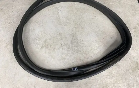 Ford Mondeo MK IV Front door rubber seal