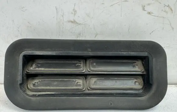Bentley Continental Quarter panel pressure vent 3D0819465B