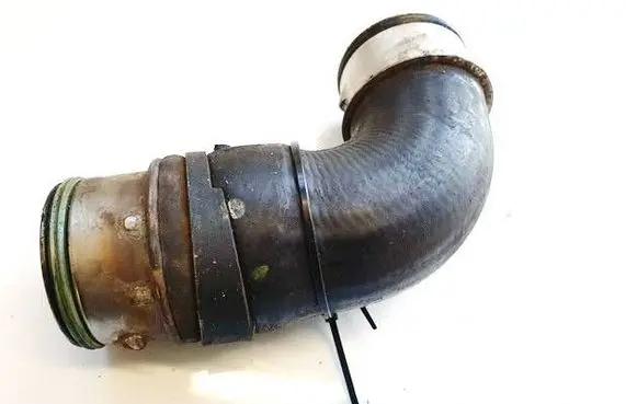Skoda Octavia Mk2 (1Z) Intercooler hose/pipe 038131111A 038131111