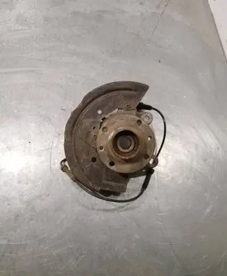 Renault Clio IV Front wheel hub spindle knuckle