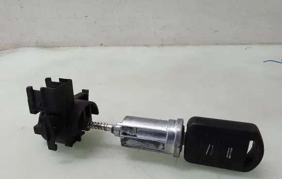 Opel Zafira A Ignition lock 90589314