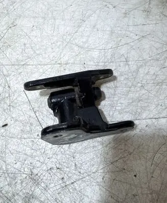 Mercedes-Benz B W245 Front door lower hinge 