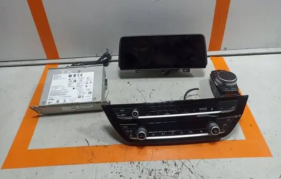 BMW X3 G01 Radio/CD/DVD/GPS head unit 5A12E90 9826392 5A0DC87