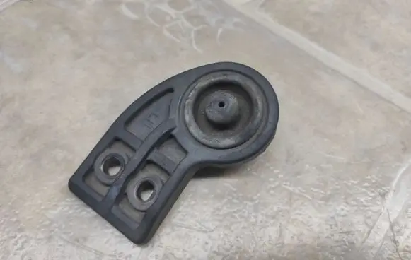 Hyundai ix 55 Radiator mount bracket