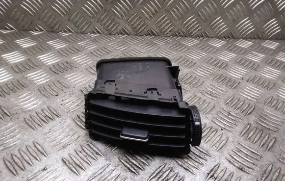 Toyota Corolla Verso AR10 Dash center air vent grill 6556444010 5568064010 5567064020
