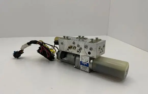 Mercedes-Benz SLK R171 Convertible roof hydraulic pump A1718000030 096694 112001100