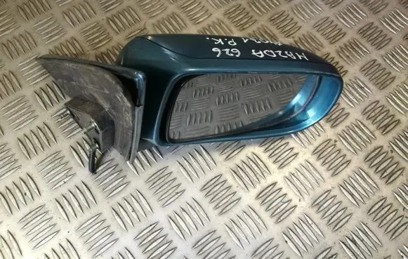 Mazda 626 Front door electric wing mirror E13010142