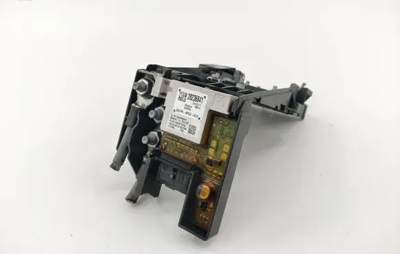 Peugeot 308 Fuse module 28236841