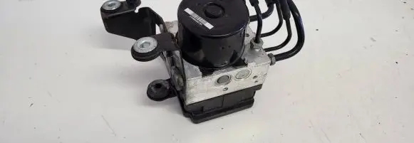 Volvo V70 ABS Pump 31261142 10061336081 10092604043
