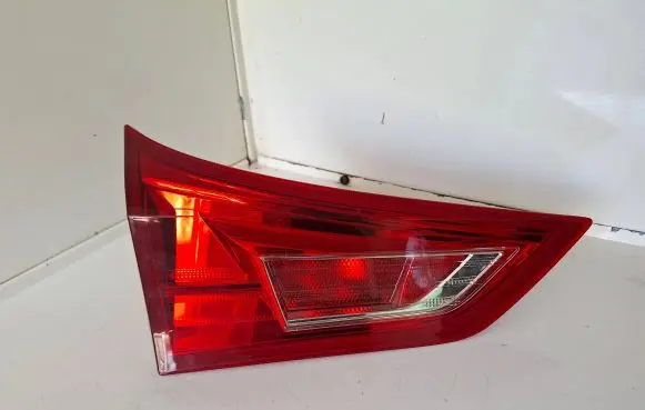 Toyota Auris E180 Tailgate rear/tail lights 05180238