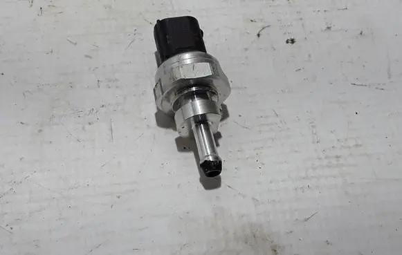 Renault Trafic III (X82) Sensor 8201000784