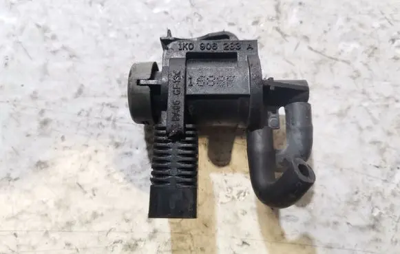 Audi A4 S4 B6 8E 8H Vacuum valve 1K0906283A