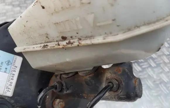 Master brake cylinder
