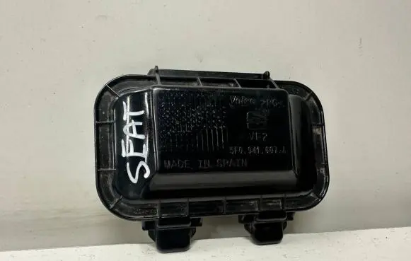 Seat Leon (5F) Headlight/headlamp dust cover 5F0941607A