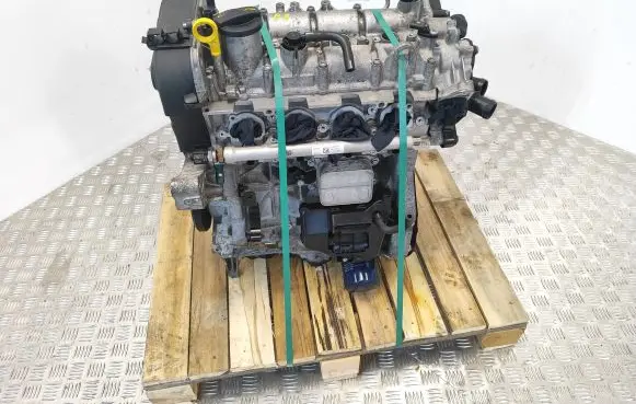 Volkswagen PASSAT B8 Engine DGE DGE013052 04E103023DK