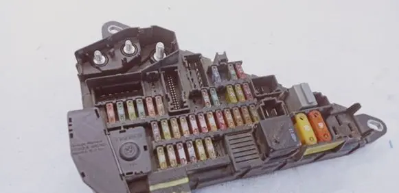 BMW 5 E60 E61 Fuse module 690658805 518811039