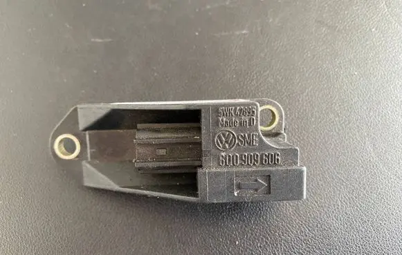 Skoda Superb B5 (3U) Airbag deployment crash/impact sensor 6Q0909606 02310RKTUCMH 12050911