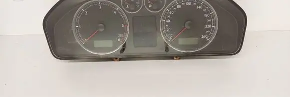 Volkswagen Sharan Speedometer (instrument cluster) 110080031015