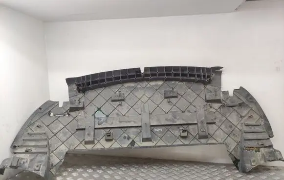 Front bumper skid plate/under tray
