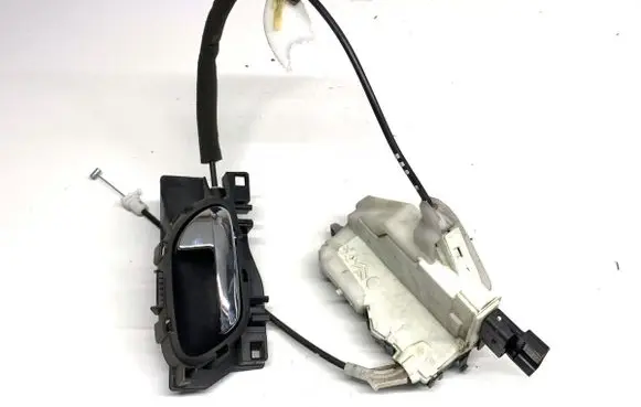 Citroen C3 Front door lock PSA732308