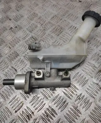 Brake fluid reservoir