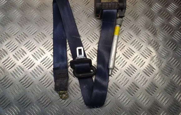 Audi A4 S4 B5 8D Front seatbelt 8D0857705A 0566040200