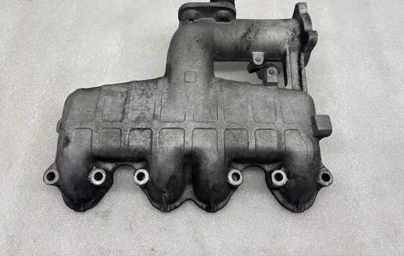 Audi A4 S4 B5 8D Intake manifold 036129713J