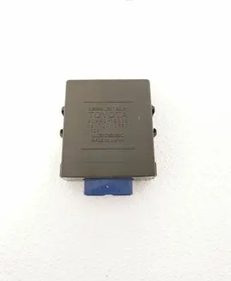 Toyota Land Cruiser (HDJ90) Light relay 8264213010 0617002950 8281012060