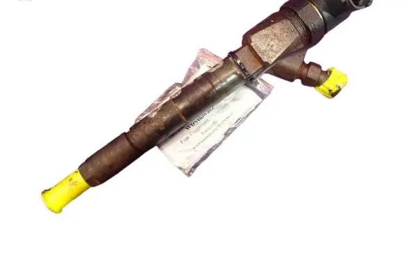 Fuel injector