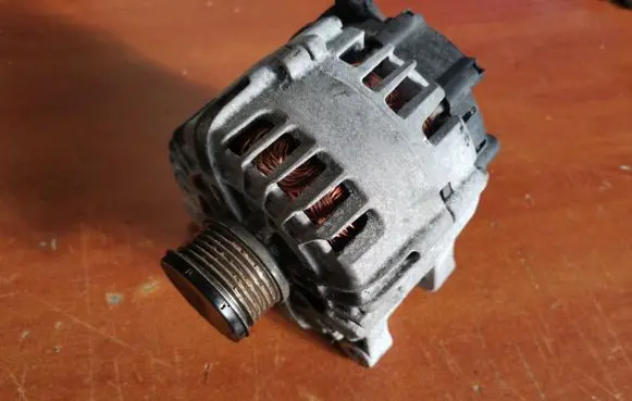Citroen C3 Picasso Generator/alternator 9664779680
