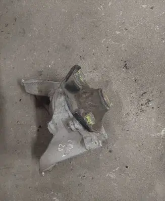 Honda CR-V Engine mount bracket 070127