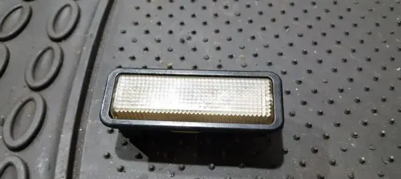 Peugeot 405 Rear seat light