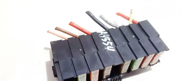 Citroen Xsara Picasso Fuse box set 966079380