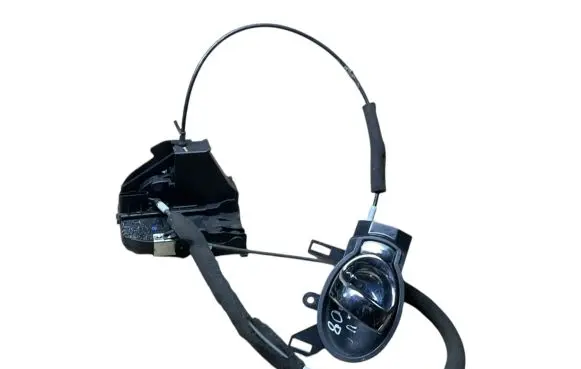 Nissan Juke I F15 Front door lock