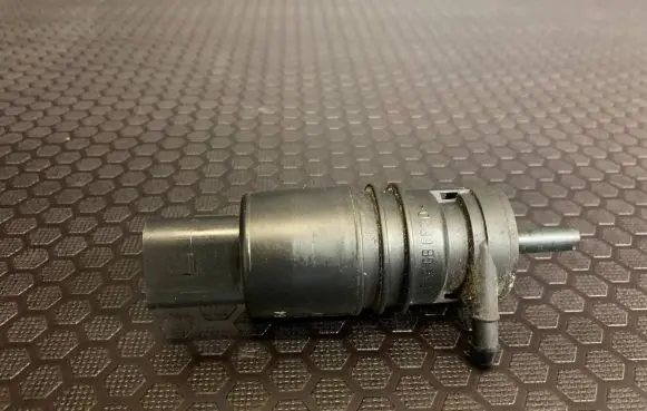 BMW 5 F10 F11 Windscreen/windshield washer pump 8362154 008017