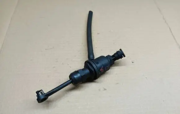 Clutch slave cylinder