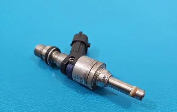 Porsche Cayenne (9PA) Fuel injector 94860523002 IMPRK1602152