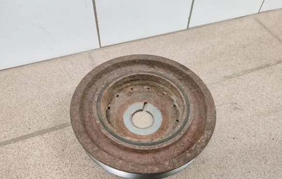 Nissan Note (E11) Crankshaft pulley 