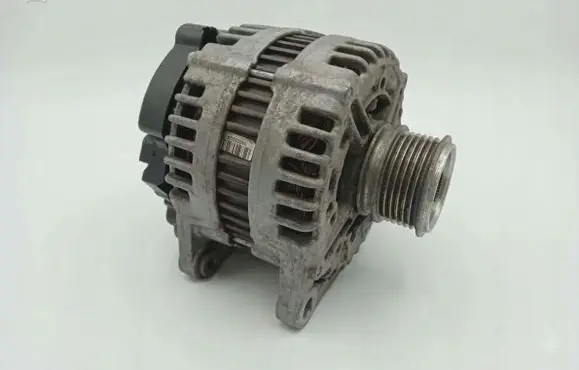 Volkswagen PASSAT B7 Generator/alternator 03L903023D