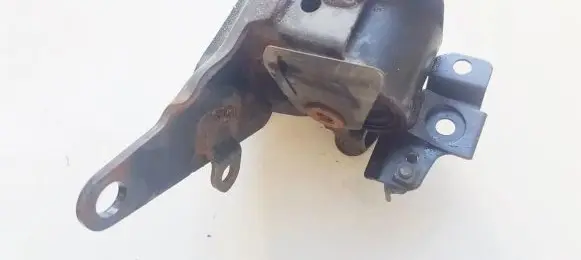 Toyota Avensis T250 Engine mount bracket av75042 av-75042