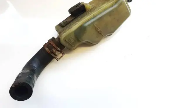 Brake fluid reservoir