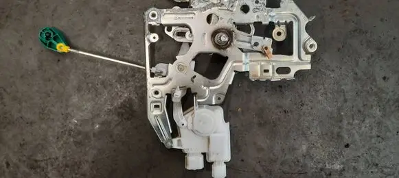 Renault Master III Loading door lock 8200766888 22051315169